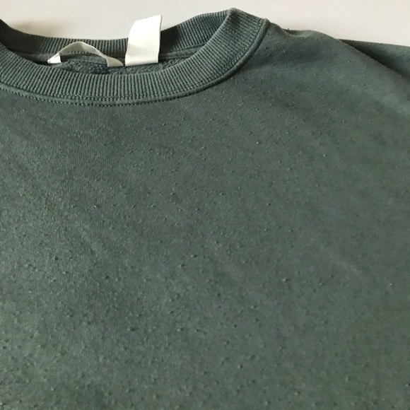 OCT 10 CLOSING H&M Boxy Pullover Sweatshirt - Picture 2 of 3